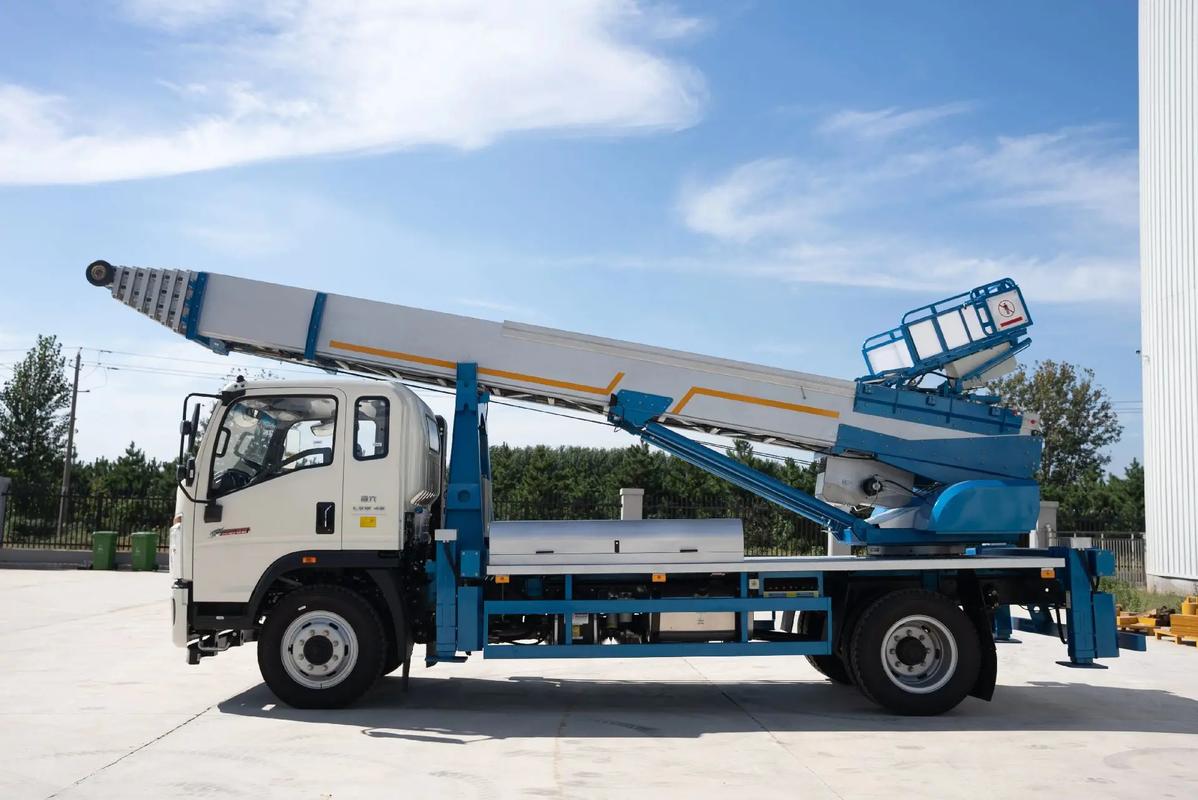 安岳云梯上料车租赁费用