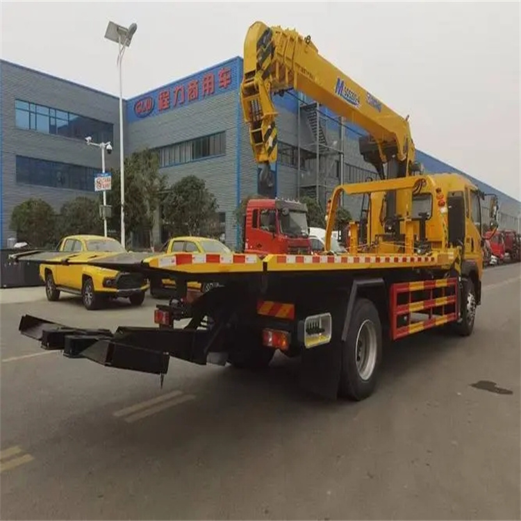 安岳附近小随车吊出租电话，轻松解决搬运烦恼