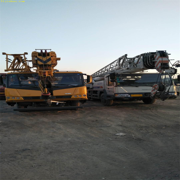 安岳吊车吊挖机正确办法