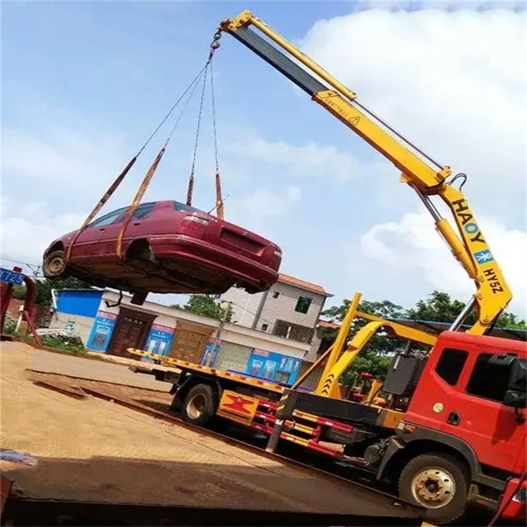 安岳吊车吊汽车的正确方法